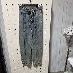 NWT En Saison High Rise button cargo jeans with straps around ankle